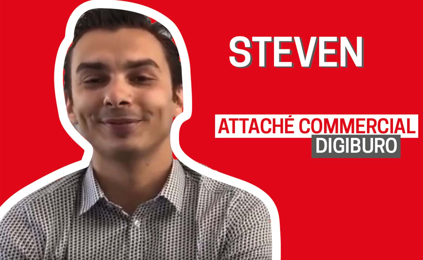 steven, attaché commercial, de face et souriant