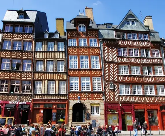 maison typiquement bretonne pour représenter la ville de rennes
