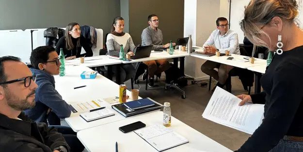 groupe de professionnel assistant à la formation tuteur organisée par le Groupe Ecofac