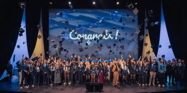 Lancé de toque lors de la remise de diplômes du groupe Ecofac du Mans