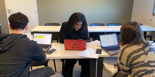 étudiants Ecofac qui participent aux business games