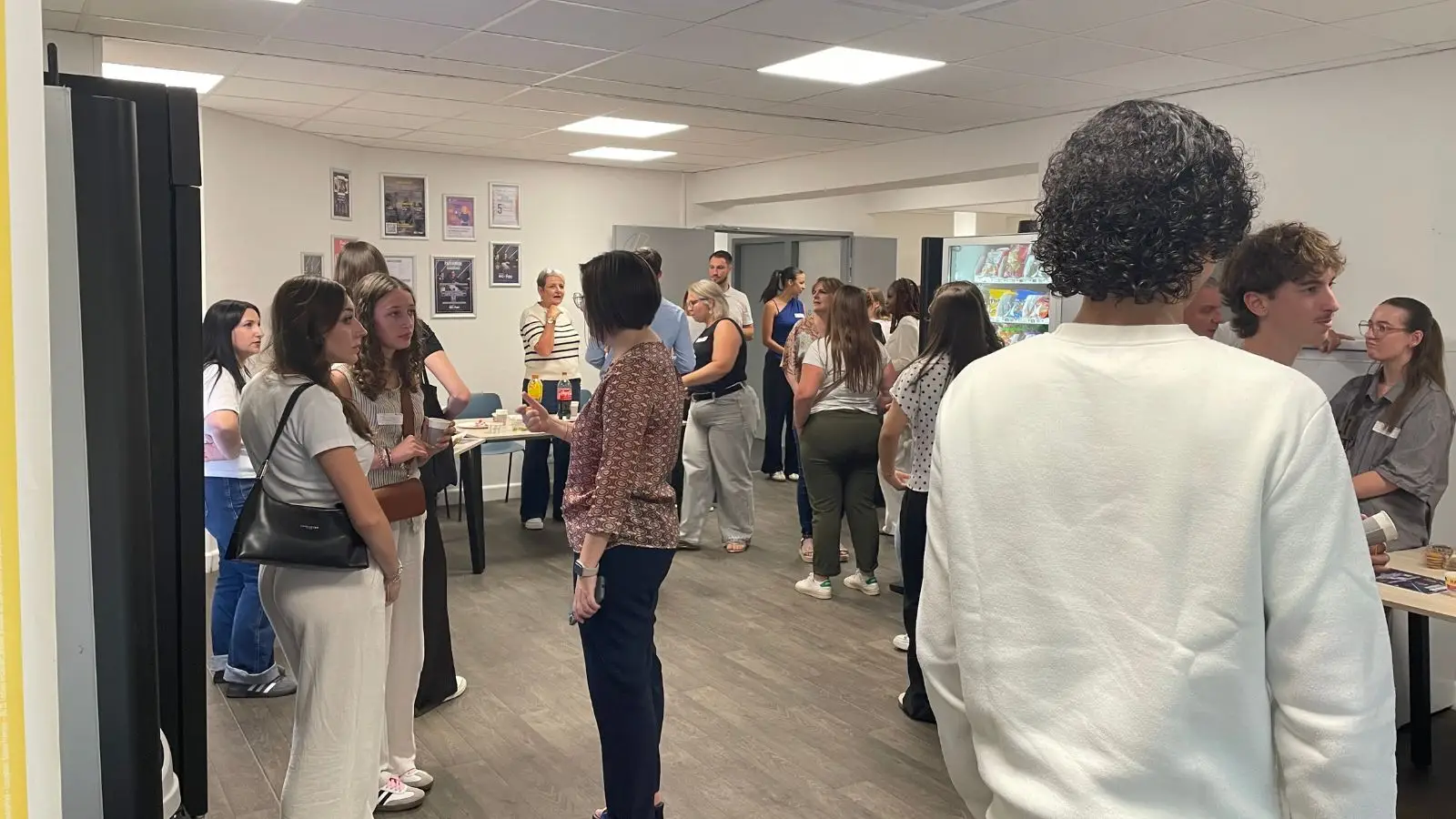 jeunes étudiants présents au before work au Mans